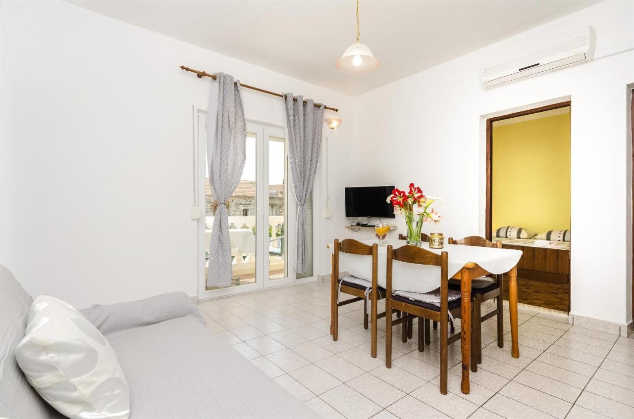 Apartments And Room Lotus Tribunj  Luaran gambar